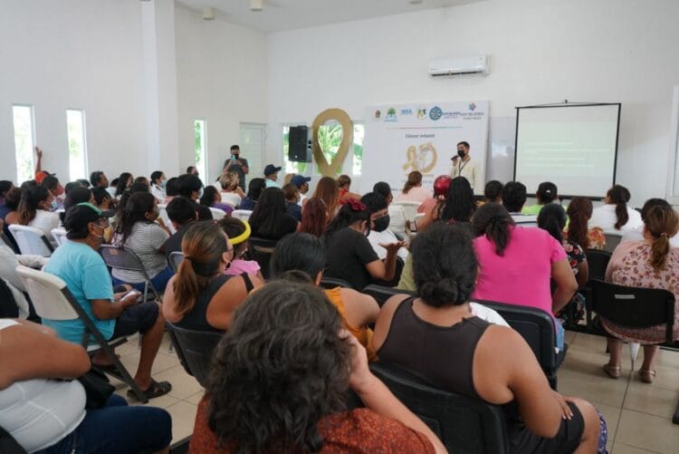 Imparten conferencia para detección oportuna del cáncer infantil en el Centro Comunitario de Isla Mujeres