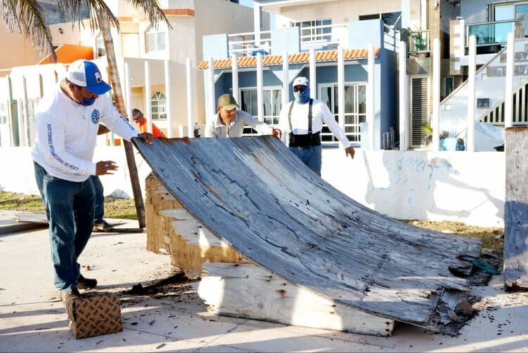 Le dan manita de gato al Skate Park con la brigada del “Limpiatón”
