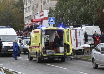 Tiroteo masivo en escuela, ahora en Rusia: 15 muertos y 24 heridos