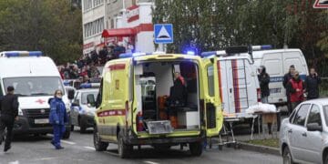 Tiroteo masivo en escuela, ahora en Rusia: 15 muertos y 24 heridos