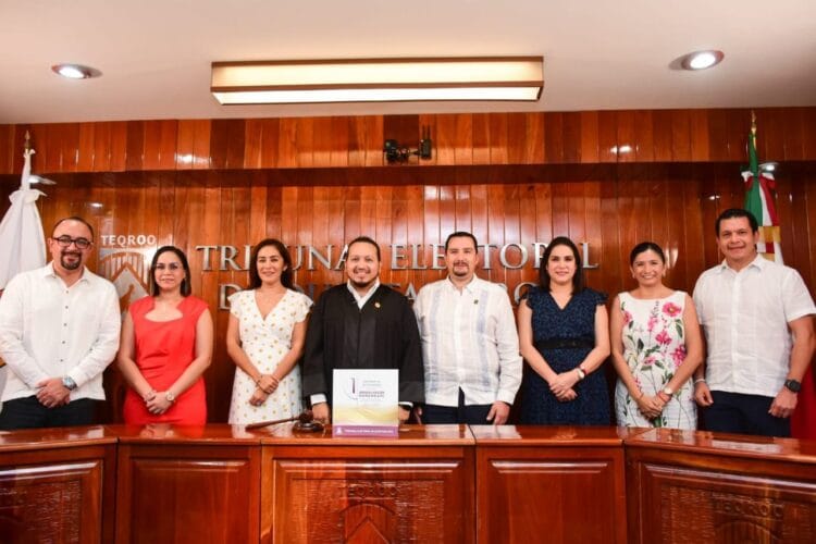 Rinde el Magistrado Presidente, Sergio Avilés Demeneghi el Primer Informe de Actividades al frente del TEQROO