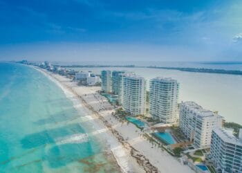 Cancún y la ciudad fantasma