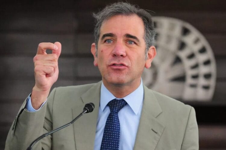 Ratifican diputados de Morena y aliados recorte al presupuesto del INE