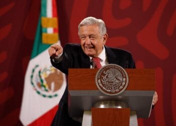 AMLO prevé operación de 4 plantas de gas antes de finalizar su gobierno