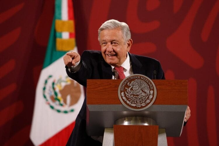 AMLO prevé operación de 4 plantas de gas antes de finalizar su gobierno