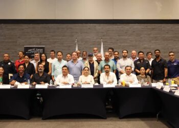 Fortalecen trabajo unido en Cancún con Asociados Náuticos