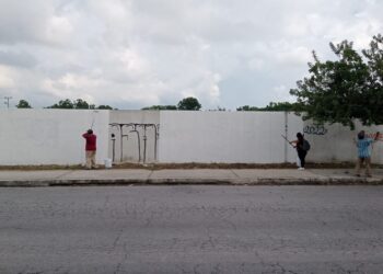 Embellecen panteones municipales en Cancún