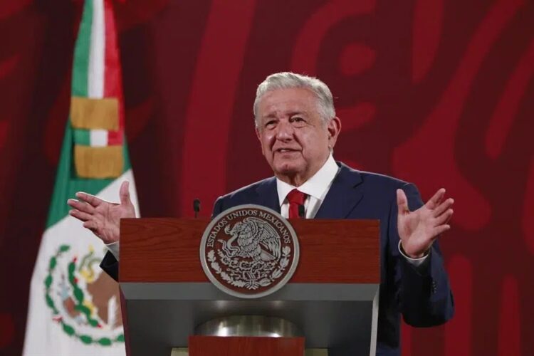 AMLO lamenta credibilidad en personajes antidemócratas