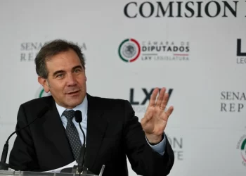 Reforma electoral podría afectar derechos políticos, señala Lorenzo Córdova