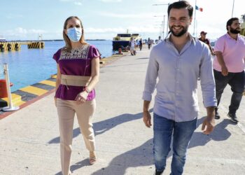 Supervisan Atenea Gómez y el presidente de la COJUDEQ espacios deportivos de la isla