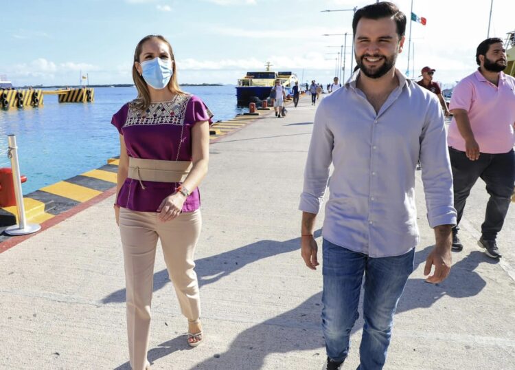 Supervisan Atenea Gómez y el presidente de la COJUDEQ espacios deportivos de la isla