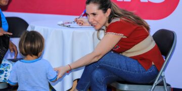 Escucha Atenea Gómez a la ciudadanía y gestiona apoyos para quieres más lo necesitan