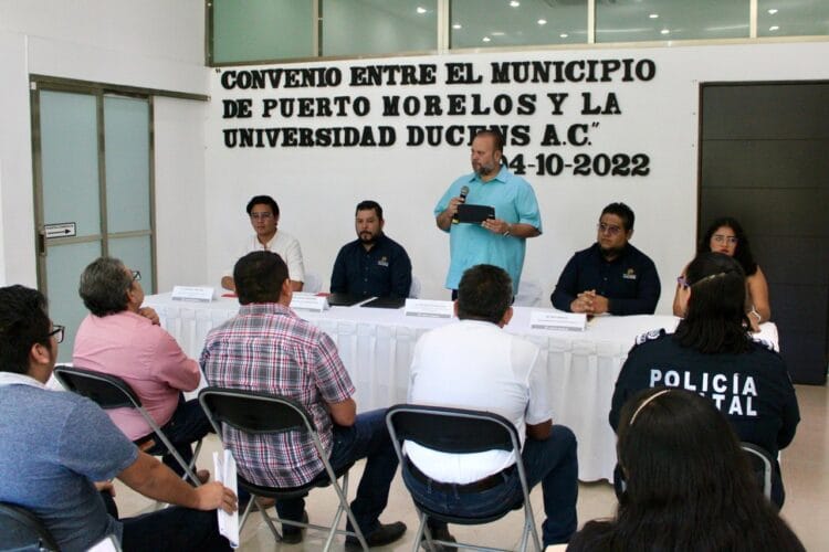 Firman convenio de colaboración gobierno de Puerto Morelos y la Universidad Ducens