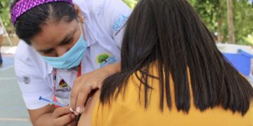 Llama Dirección de Salud a grupos vulnerables de Puerto Morelos a vacunarse contra la influenza