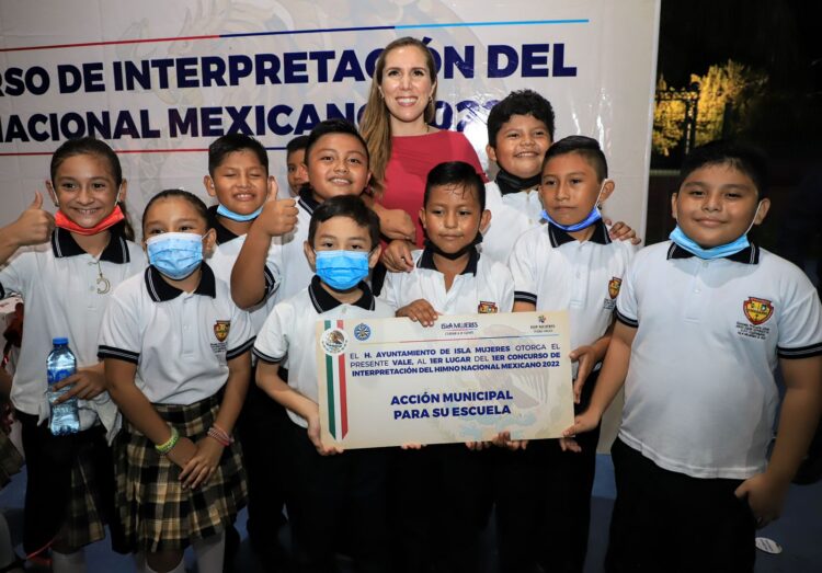 Fomenta Atenea Gómez valores cívicos a través del Primer Concurso Municipal de Interpretación del Himno Nacional