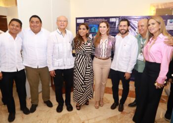 Asiste Atenea Gómez a la inauguración del Cancún Travel Mart 2022