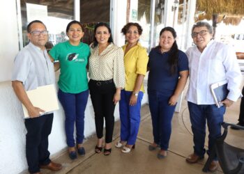 Reafirma Blanca Merari compromiso con el sector educativo de Puerto Morelos