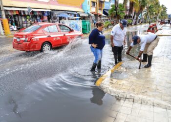 Se refuerzan trabajos de limpieza en Isla Mujeres derivado de las lluvias