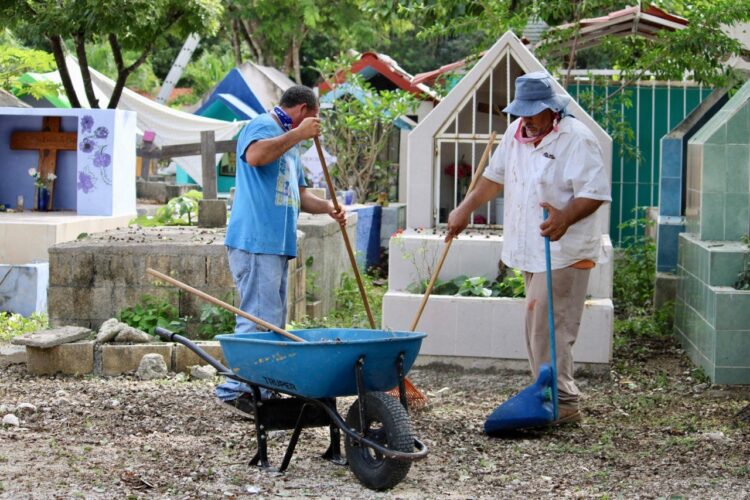 Abrirán panteones de Puerto Morelos 24 horas los días 1 y 2 de noviembre