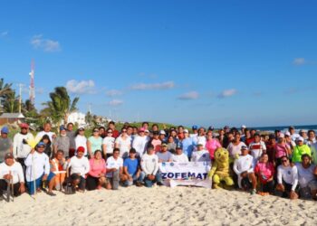 Participa Atenea Gómez en el “Limpiatón” en la colonia La Guadalupana