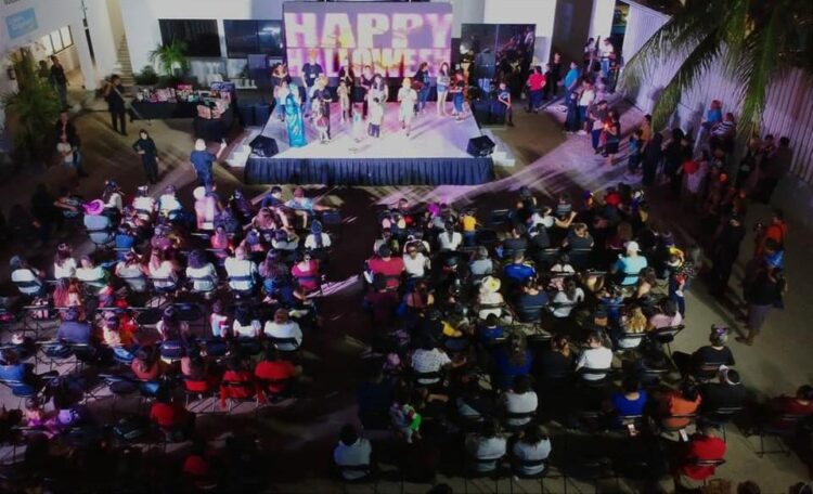 Gran participación en el concurso de disfraces de la CROC Cancún