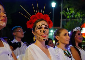 Encabeza Atenea Gómez la gran “Noche de Altares” en el Festival Luz y Vida entre Vivos y Muertos