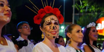 Encabeza Atenea Gómez la gran “Noche de Altares” en el Festival Luz y Vida entre Vivos y Muertos