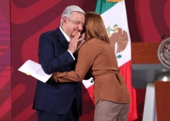 Presenta Tatiana Clouthier su renuncia en la mañanera a la Secretaría de Economía