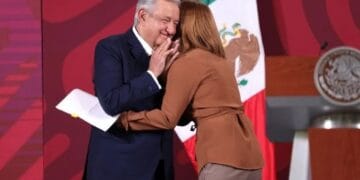 Presenta Tatiana Clouthier su renuncia en la mañanera a la Secretaría de Economía