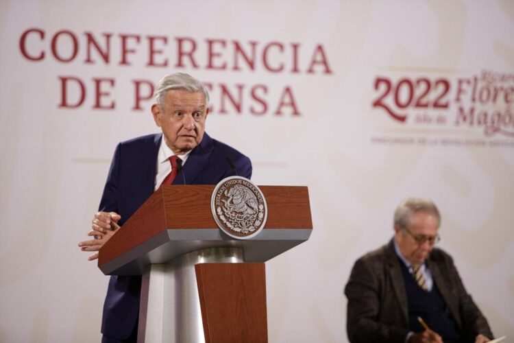 AMLO conmina a la oposición a definir candidato para 2024