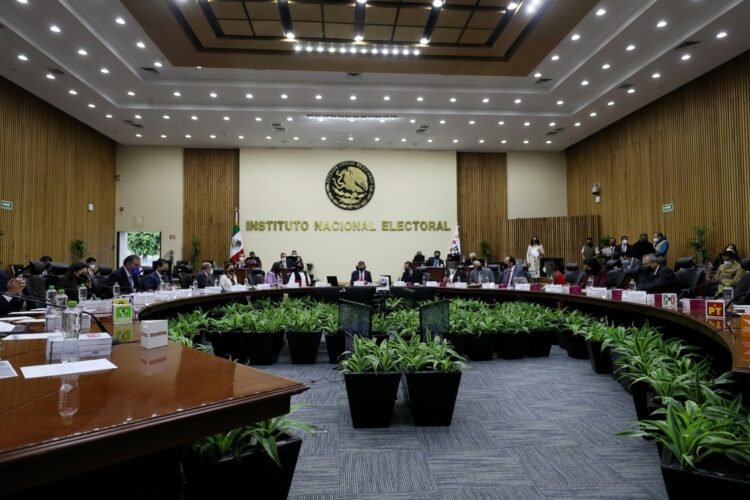 Anticipa Lorenzo Córdova que volverá a impugnar presupuesto asignado al INE