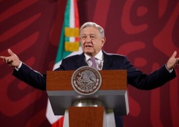 Uso del voto electrónico, opción a analizar para reforma electoral: AMLO