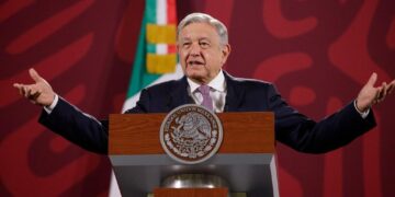 Uso del voto electrónico, opción a analizar para reforma electoral: AMLO