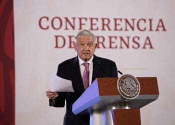 AMLO lamenta suspensión temporal de plan piloto educativo