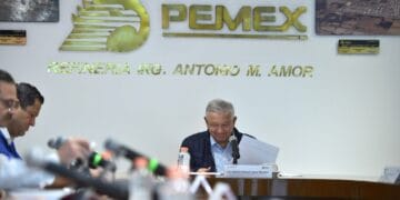 El país avanza hacia la autosuficiencia energética, afirma AMLO