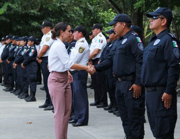 Estrecha Ana Patricia Peralta trabajo coordinado en Cancún