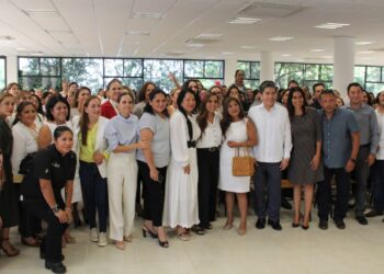 Respalda Ana Patricia Peralta capacitación y empoderamiento de mujeres cancunenses