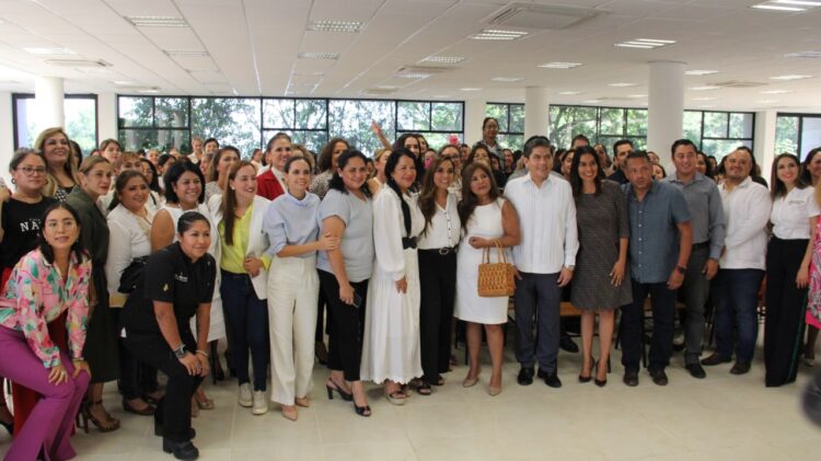 Respalda Ana Patricia Peralta capacitación y empoderamiento de mujeres cancunenses