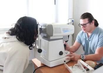 Acerca IMJUVE “Jornada de salud visual” a universitarios