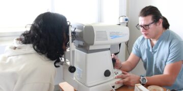 Acerca IMJUVE “Jornada de salud visual” a universitarios