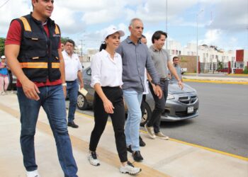 Supervisa Ana Patricia Peralta obras en Av. Chac Mool