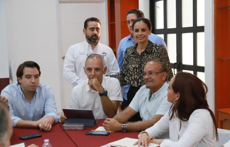 Empresarios se unen al trabajo por Cancún