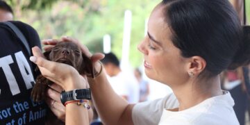 Promueve Ana Patricia Peralta cuidado responsable de mascotas