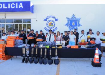 Entrega Atenea Gómez equipamiento a Seguridad Pública y Protección Civil