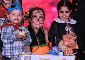 Una gran “Noche de Calaveritas” disfrutaron las niñas y niños en Isla Mujeres