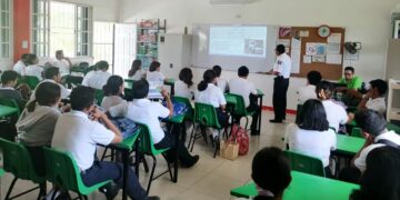 Imparten curso de educación vial a estudiantes del Colegio de Bachilleres de Puerto Morelos