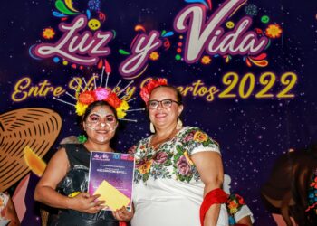 En un ambiente de fiesta y tradición, finaliza el Festival Luz y Vida entre Vivos y Muertos en Isla Mujeres