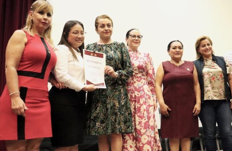 Imparte Claudia Carrillo Gasca conferencia sobre participación política de las mujeres