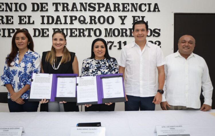 Firma Blanca Merari convenio de colaboración con el IDAIPQROO