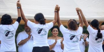 Presencia Blanca Merari desfile cívico deportivo por el 112 aniversario del inicio de la Revolución Mexicana
